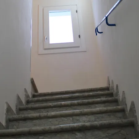 The Twins In 2 Πανσιόν